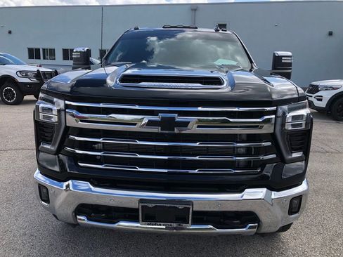 Used 2026 Chevrolet Silverado 3500 LTZ w/ LTZ Plus Package AWD/4WD image 2