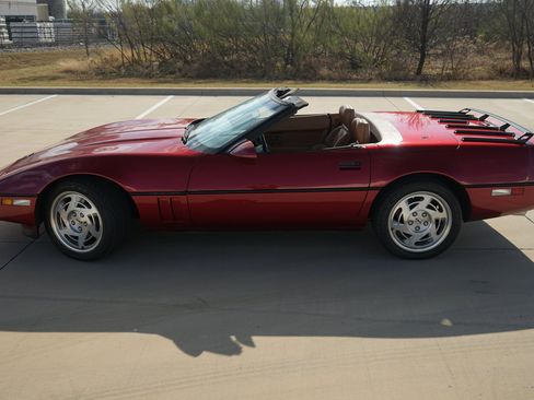 Used 1990 Chevrolet Corvette Convertible image 5