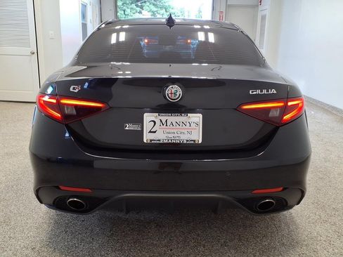 Used 2018 Alfa Romeo Giulia Ti AWD w/ TI 19 SPORT PACKAGE w/ Quick Order Package 22S Sport image 5