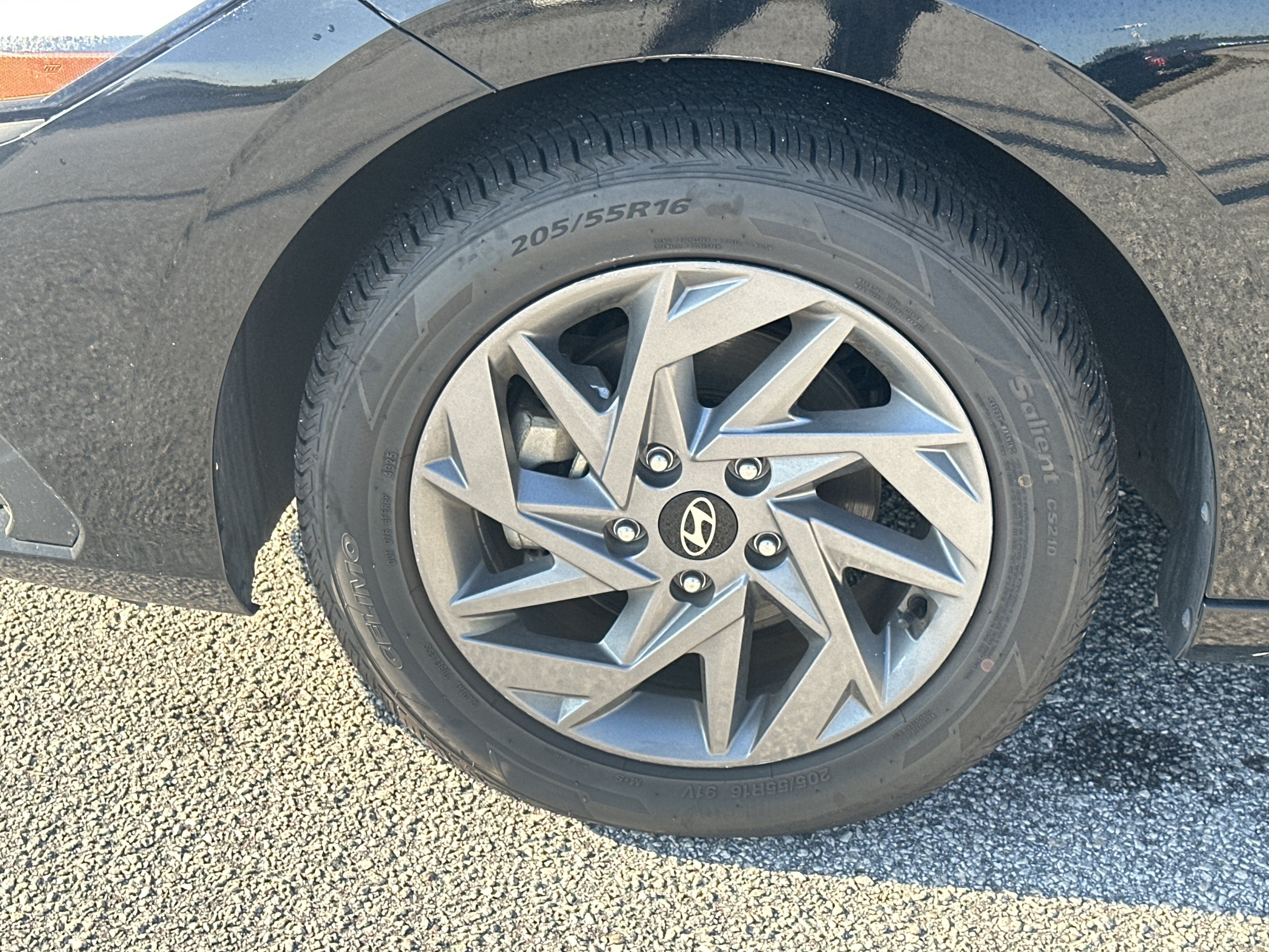 Used 2024 Hyundai Elantra SEL FWD image 11
