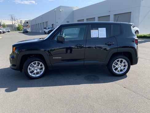 Certified 2023 Jeep Renegade Latitude AWD/4WD image 7