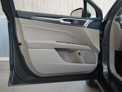 Used 2019 Ford Fusion SEL FWD image 29