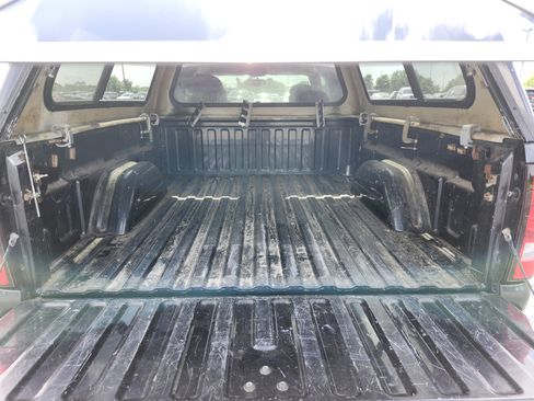 Used 2005 Chevrolet Silverado 1500 LS w/ Safe And Sound Package RWD image 20