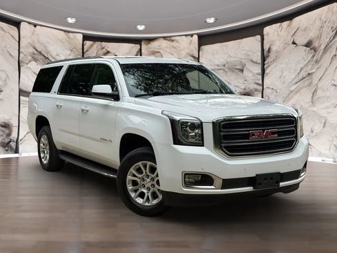 Used 2019 GMC Yukon XL SLT w/ Open Road Package RWD image 9