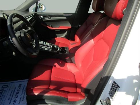 Used 2023 Porsche Macan image 23