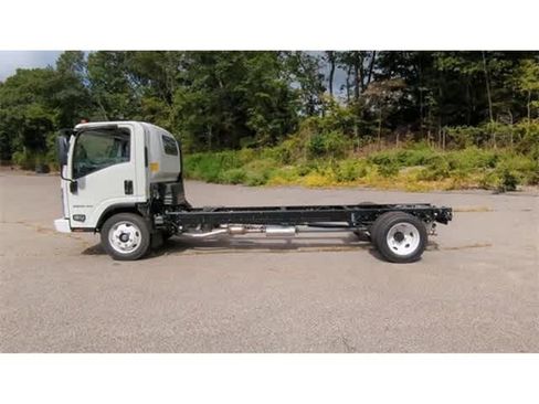 New 2025 Chevrolet Low Cab Forward 5500XG RWD image 5