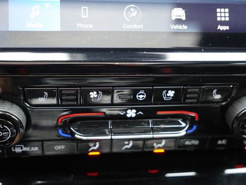 Certified 2024 Jeep Grand Cherokee L Limited w/ Luxury Tech Group II AWD/4WD image 32