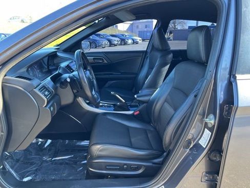 Used 2017 Honda Accord Sport image 21