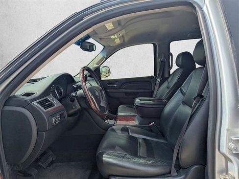 Used 2013 Cadillac Escalade 2WD image 12