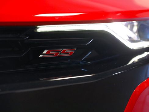 Used 2019 Chevrolet Camaro SS RWD image 4