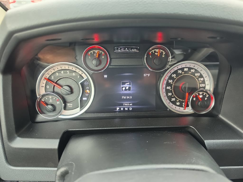 Used 2017 RAM 1500 Classic SLT w/ SLT Plus D←cor Group AWD/4WD image 11