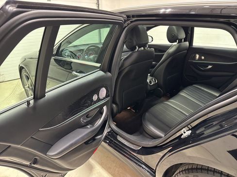Used 2017 Mercedes-Benz E 400 4MATIC Wagon w/ Premium 1 Package image 30