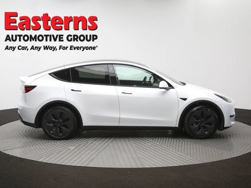 Used 2021 Tesla Model Y Long Range AWD/4WD image 39