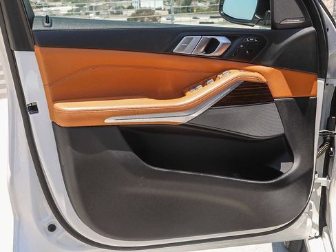 Used 2019 BMW X7 xDrive40i w/ Parking Assistance Package image 23