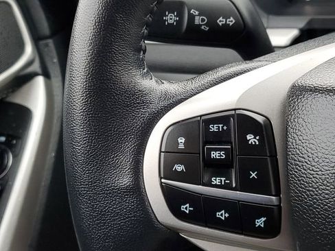 Certified 2022 Ford Explorer XLT w/ Equipment Group 202A image 17