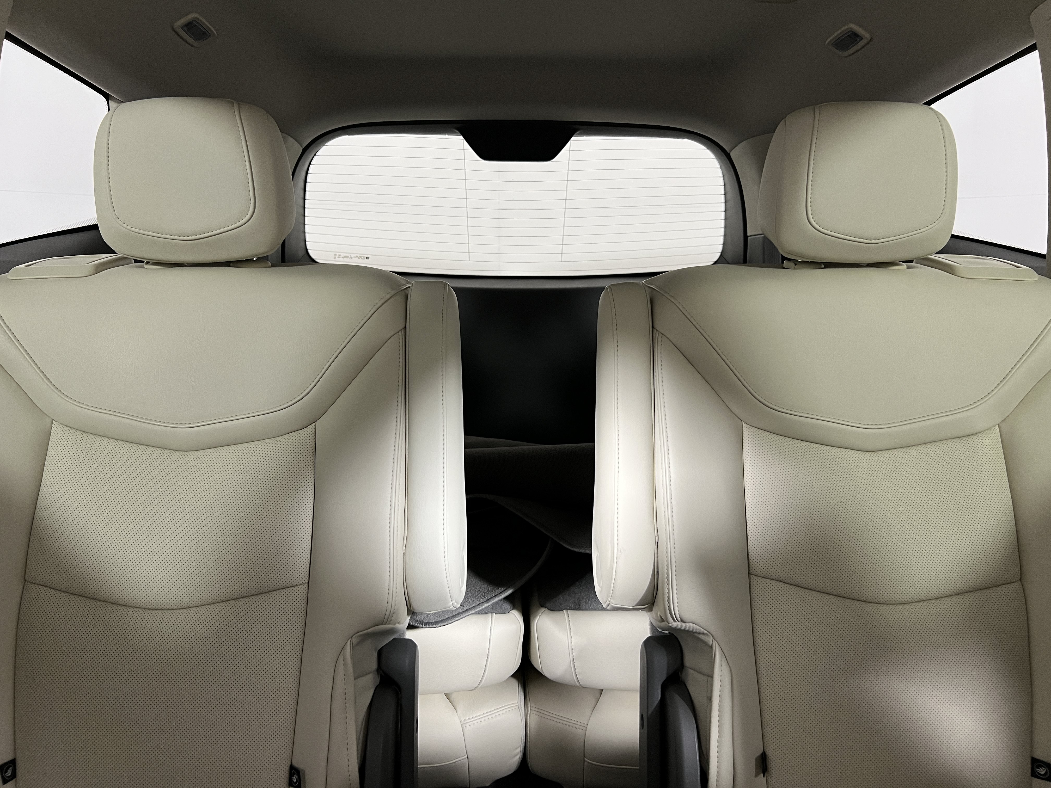 Used 2024 Cadillac XT6 Premium Luxury w/ Technology Package FWD image 14