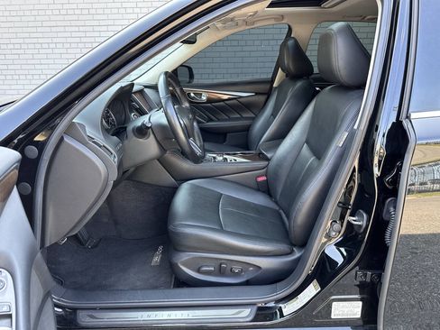 Used 2019 INFINITI Q50 Luxe w/ Essential Package (3.0T Luxe) AWD/4WD image 12