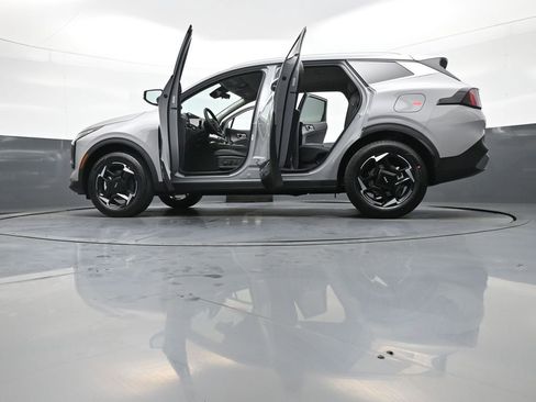 New 2026 Kia Sportage EX image 48