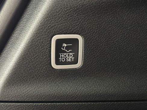 New 2027 Chrysler Pacifica Select FWD image 29