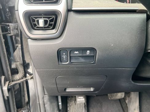 Used 2023 Kia Sorento S w/ Panoramic Sunroof Package AWD/4WD image 17