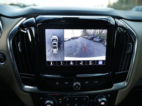 Used 2022 Chevrolet Traverse Premier image 20