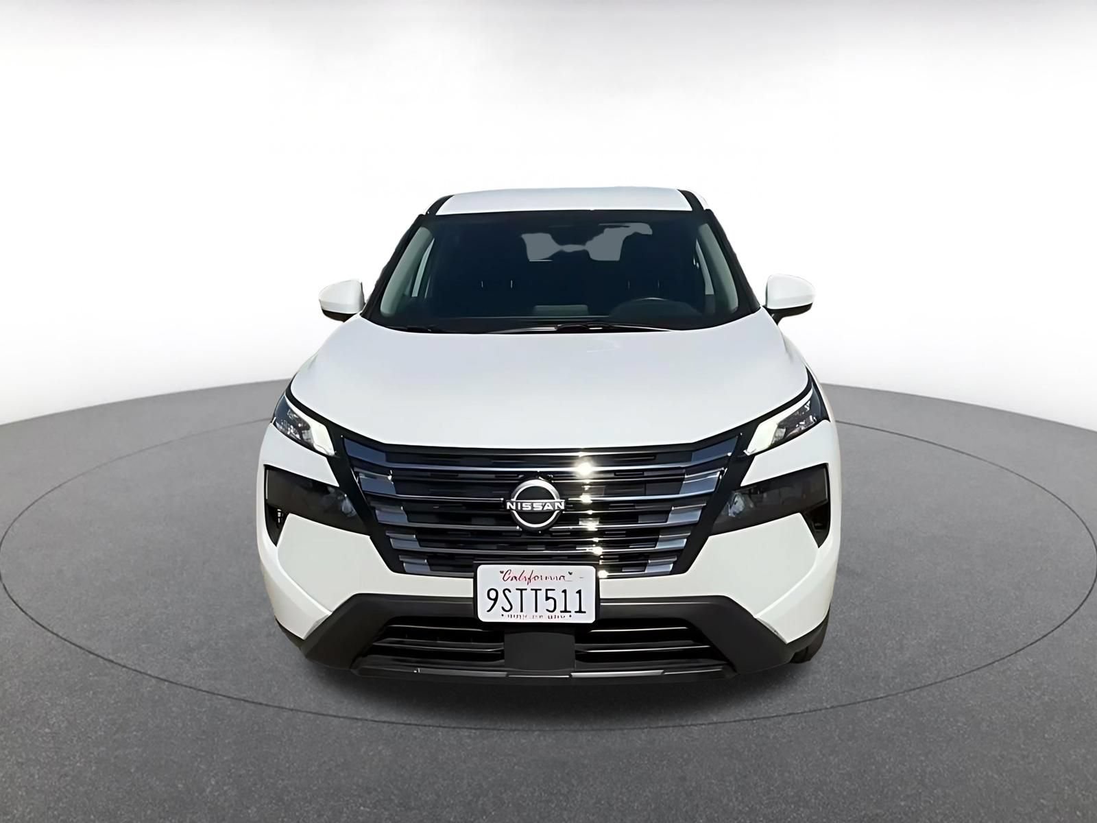 Used 2025 Nissan Rogue SV FWD image 4