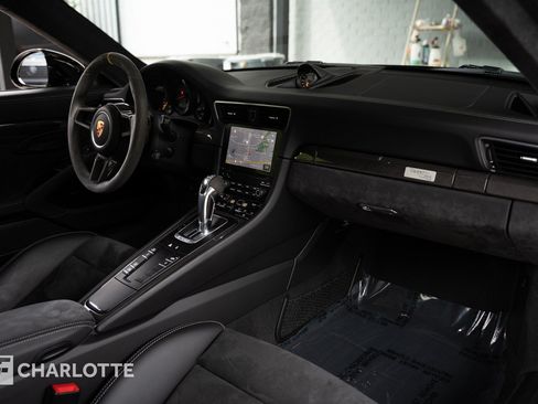 Used 2018 Porsche 911 GT2 RS RWD image 39