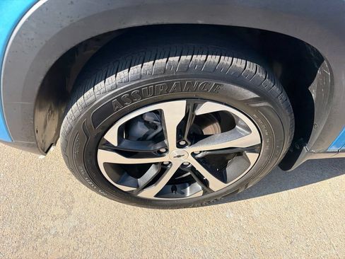 Used 2025 Chevrolet Trax RS FWD image 7
