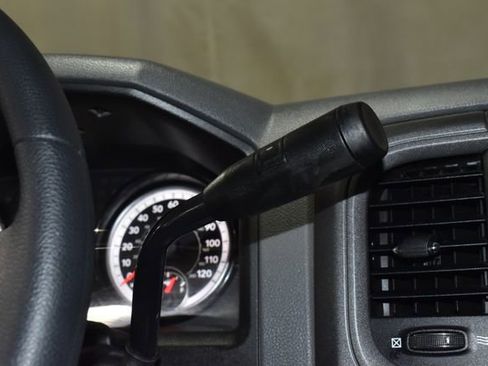 Used 2018 RAM 2500 Tradesman w/ Chrome Appearance Group image 25