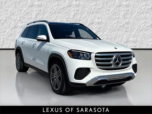 Used 2025 Mercedes-Benz GLS 450 4MATIC image 1