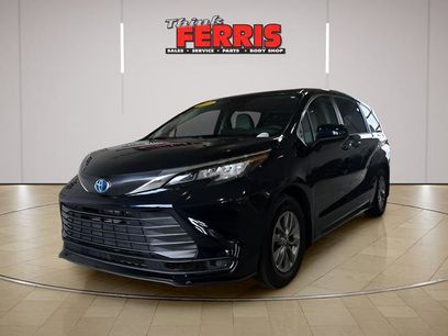 Used 2023 Toyota Sienna LE