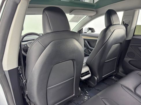 Used 2023 Tesla Model 3 Standard Range image 34