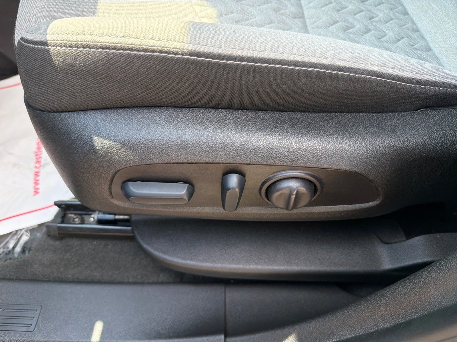 Used 2024 Chevrolet Equinox LT AWD/4WD image 15