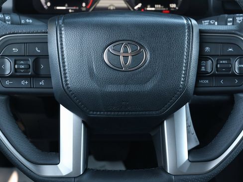 New 2026 Toyota 4Runner Limited image 18