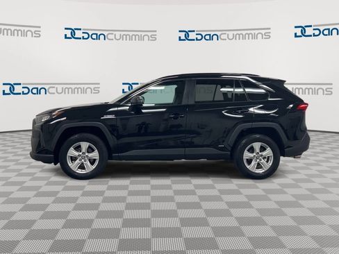 Used 2021 Toyota RAV4 LE AWD/4WD image 5
