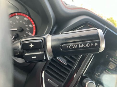 Used 2021 Nissan Titan PRO-4X w/ Pro-4x Convenience Package AWD/4WD image 22
