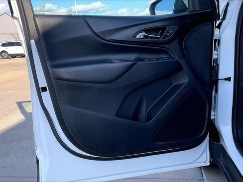 Used 2019 Chevrolet Equinox LT image 23