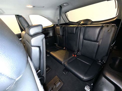 Used 2019 Toyota Highlander XLE image 25