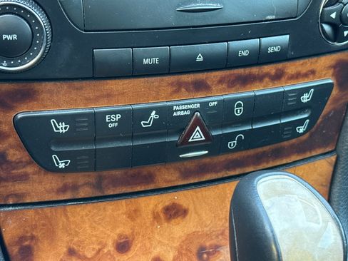 Used 2003 Mercedes-Benz E 500 Sedan image 23