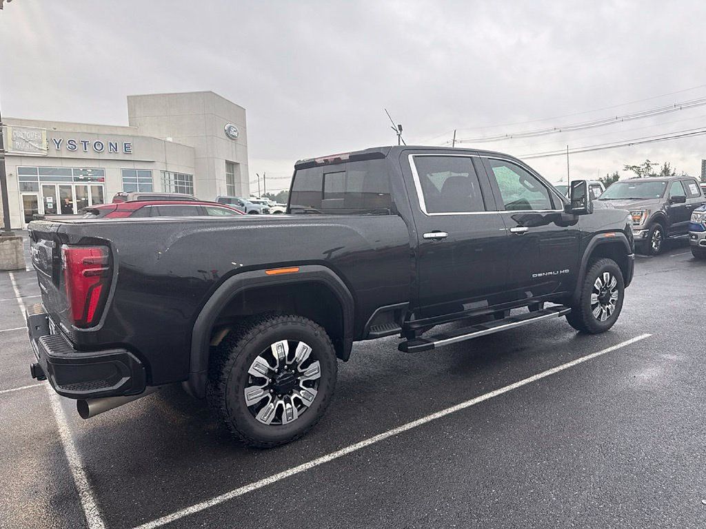 Used 2025 GMC Sierra 2500 Denali w/ Denali Reserve Package AWD/4WD image 4