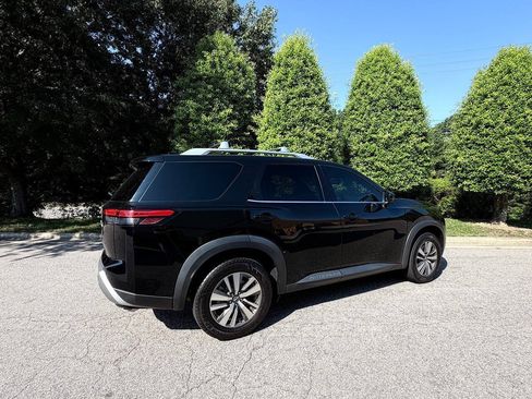 Used 2022 Nissan Pathfinder SL FWD image 14
