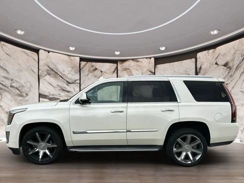 Used 2015 Cadillac Escalade Luxury AWD/4WD image 5
