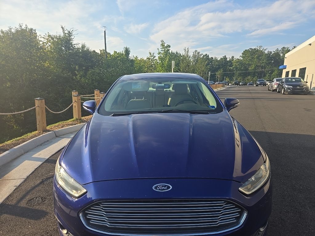 Used 2013 Ford Fusion SE FWD image 2