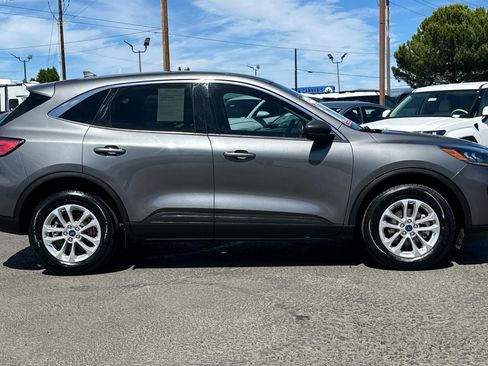 Used 2022 Ford Escape SE AWD/4WD image 3