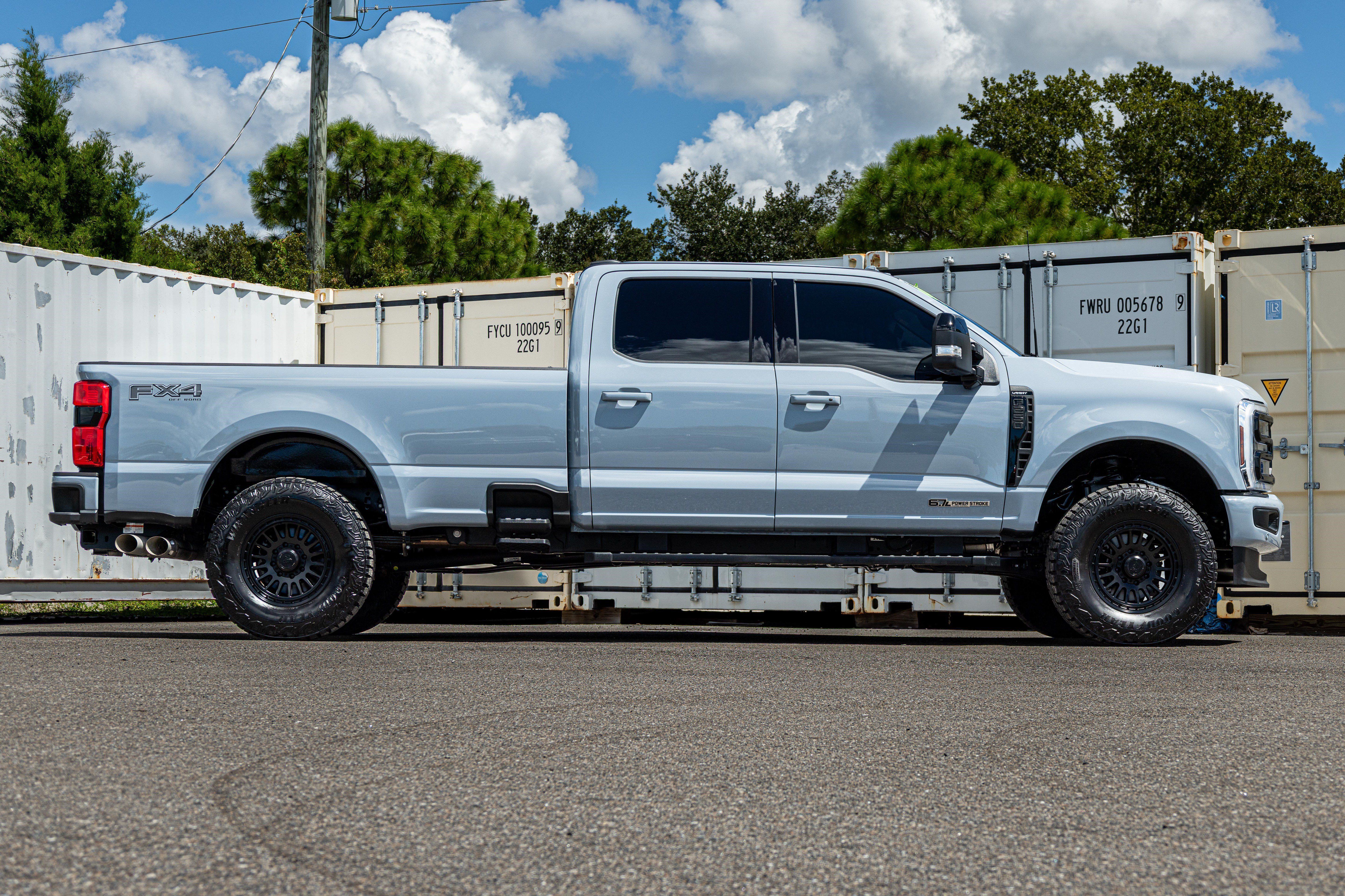 Used 2025 Ford F250 Lariat w/ Lariat Ultimate Package AWD/4WD image 3