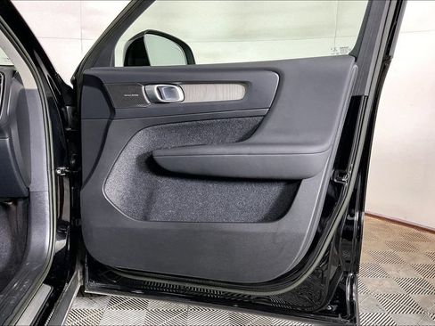 Used 2023 Volvo XC40 B5 Ultimate w/ Protection Package Premier AWD/4WD image 23