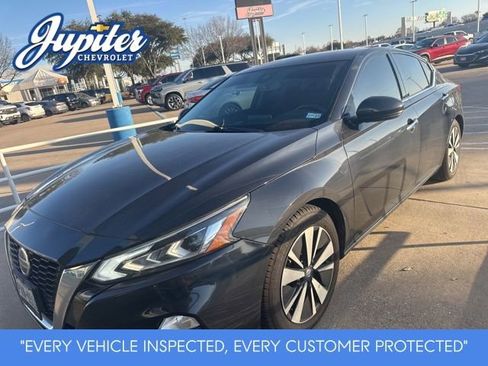 Used 2019 Nissan Altima 2.5 SV image 1