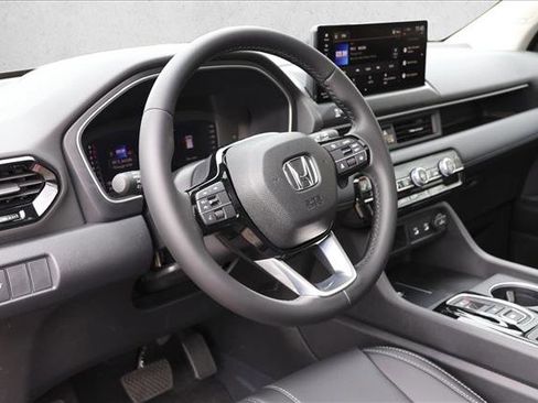 New 2026 Honda Pilot Touring image 10