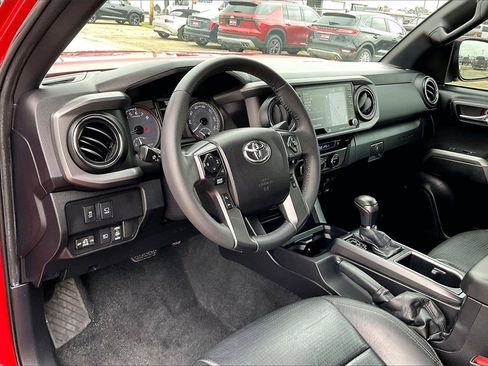 Used 2021 Toyota Tacoma TRD Off-Road w/ TRD Premium Off Road Package image 14