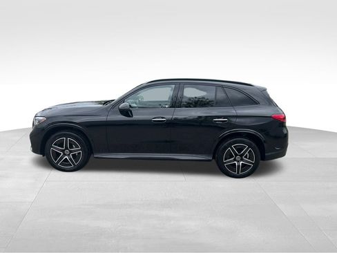 Used 2026 Mercedes-Benz GLC 300 4MATIC image 2